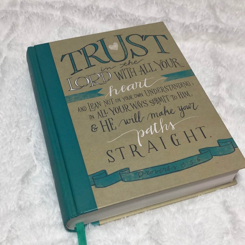 Beautiful Word Bible in excellent condition